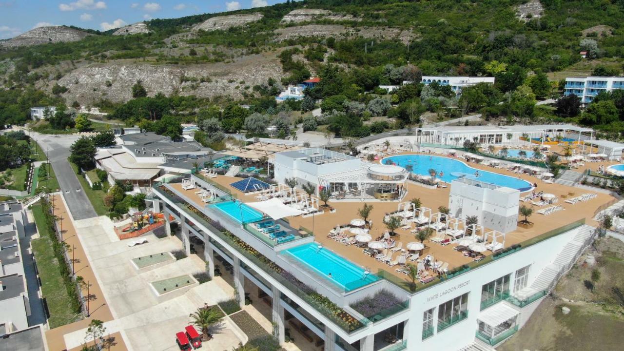 White Lagoon Resort Cavarna Exterior foto